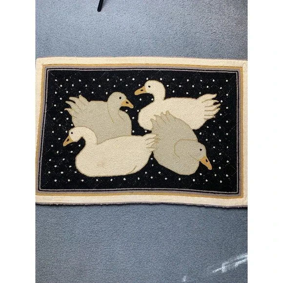 Hand Hooked Rug 4 Ducks Primitive Country Area Rug 2x3 Vintage - Picture 5 of 9
